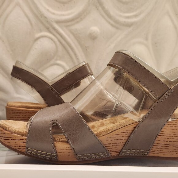 Dansko "Laurie" Burnished Calf Leather Wedge sandals. NIB. EU 40/US 9.5-10. - Picture 5 of 9